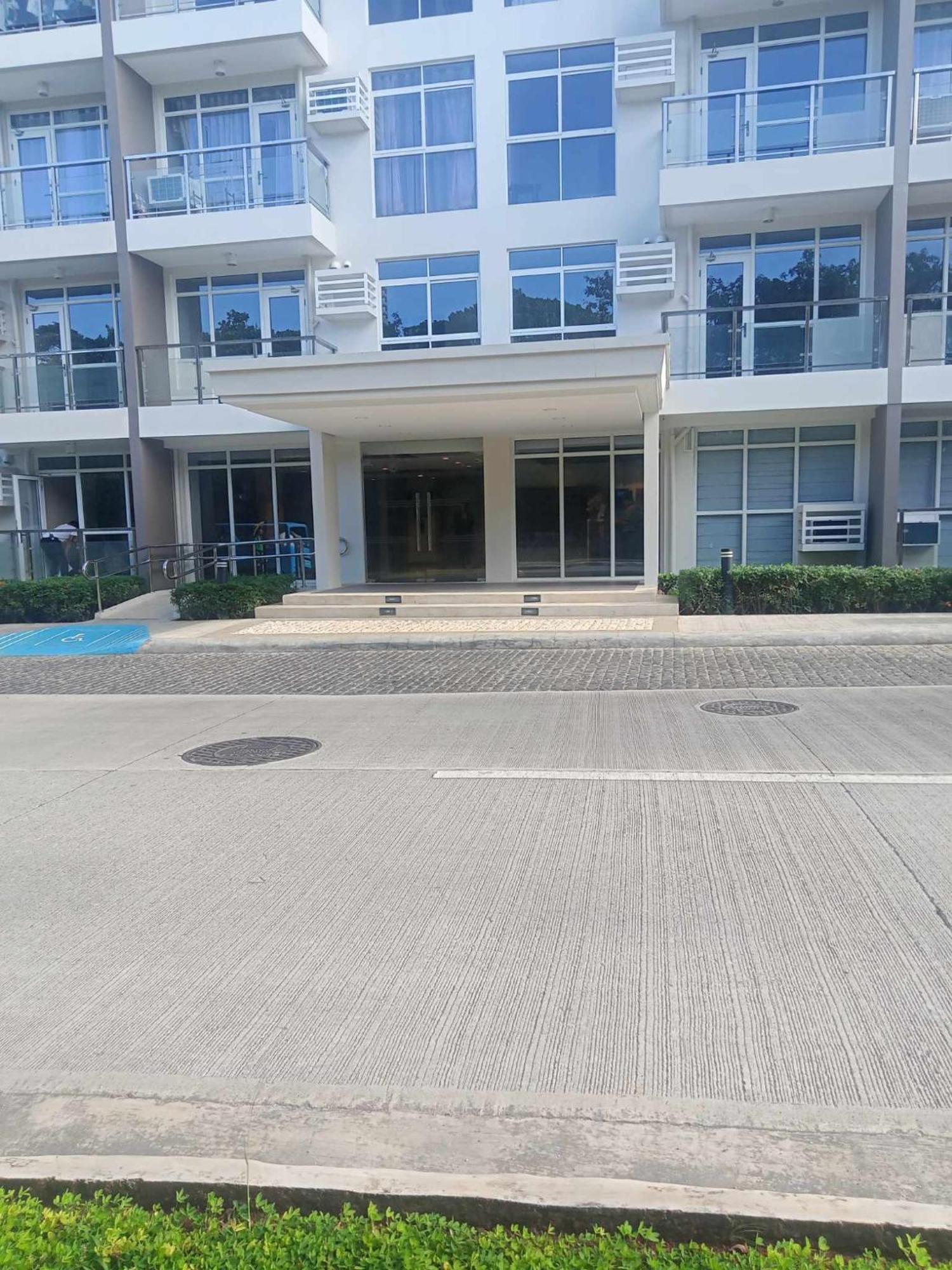 Newcoast Boracay Floor View Apartment Yapak